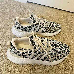 Adidas Swift Run 22 J Size 5